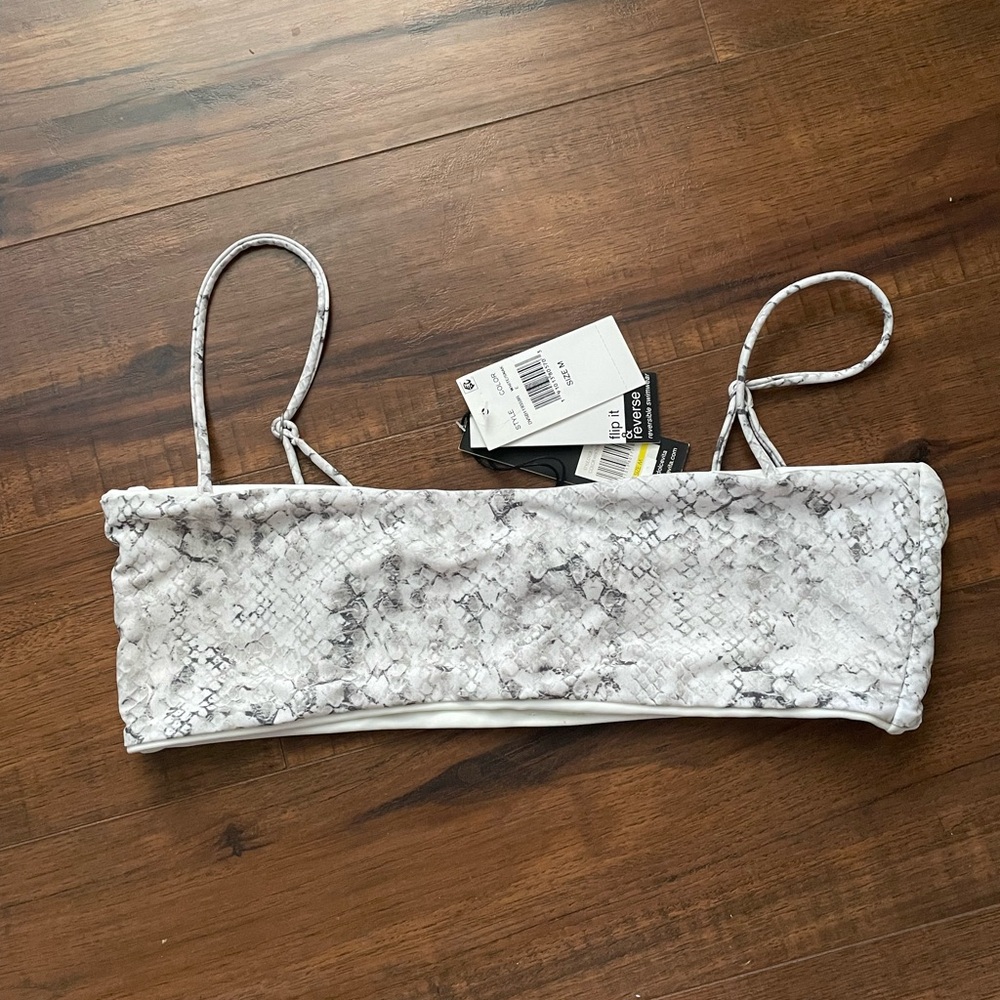 NWT Dolce Vita Reversible Swim Top Size Medium